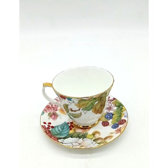 Vintage Royal Winchester Bone China Dutchess Fruit & Floral Pattern Cup & Saucer - Picture 3 of 8